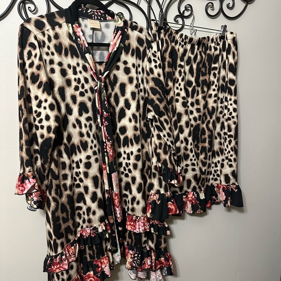 Leopard Print Skirt Set with Floral Accents - Picture 2 of 4